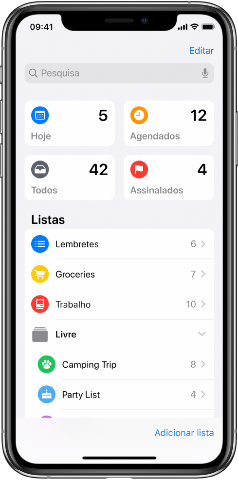 Um ecrã mostra várias listas na aplicação Lembretes. As listas inteligentes aparecem na parte superior com lembretes para hoje, lembretes agendados e lembretes assinalados. O botão “Adicionar lista” está no canto inferior direito.