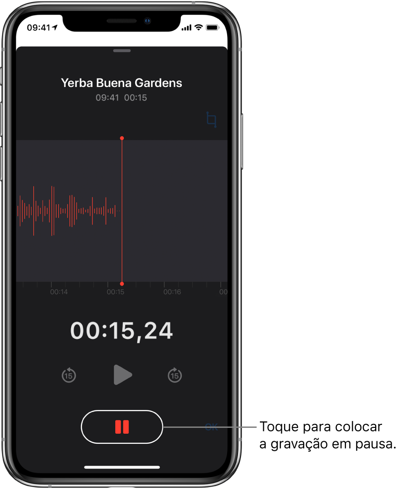 O ecrã de Dictafone a mostrar uma gravação em curso, com o botão Pausa ativo e os controlos esbatidos de reprodução, avançar 15 segundos e recuar 15 segundos. A parte principal do ecrã mostra uma forma de onda da gravação que está em curso, juntamente com um indicador de tempo.