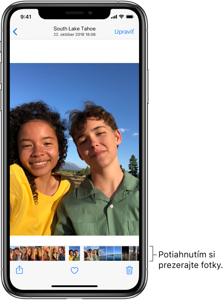 Fotka s miniatúrami ďalších fotiek pozdĺž spodnej časti obrazovky. V ľavom hornom rohu je tlačidlo Späť, ktoré vás prenesie späť do zobrazenia, v ktorom ste prechádzali fotky. Pozdĺž spodnej časti sú tlačidlá Zdieľať, Páči sa a Vymazať. Vpravo hore sa nachádza tlačidlo Upraviť.