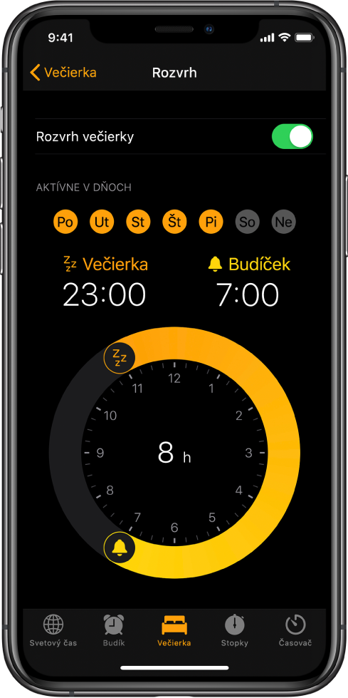 Je vybraté tlačidlo Večierka v apke Hodiny so zobrazeným časom vyhradeným pre spánok medzi 23:00 a 7:00.