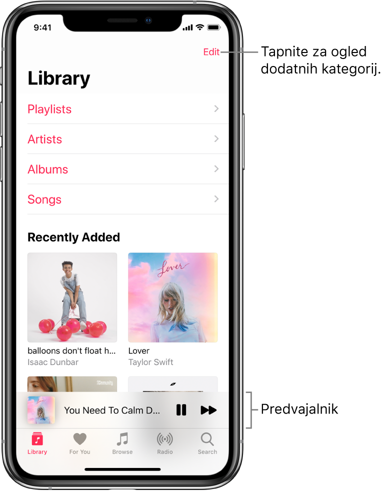 Zaslon »Library« prikazuje seznam kategorij, vključno s »Playlists«, »Artists«, »Albums« in »Songs«. Pod seznamom se prikaže naslov »Recently Added«. Predvajalnik prikazuje naslov predvajane pesmi, gumba »Pause« in »Next« pa sta prikazana ob dnu zaslona.