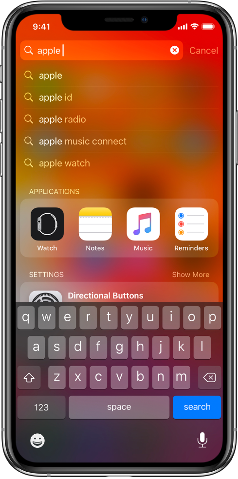 Zaslon s prikazom iskanja v iPhonu. Na vrhu je iskalno polje z iskalnim poljem »apple«, spodaj pa so rezultati iskanja, najdeni za ciljno besedilo.