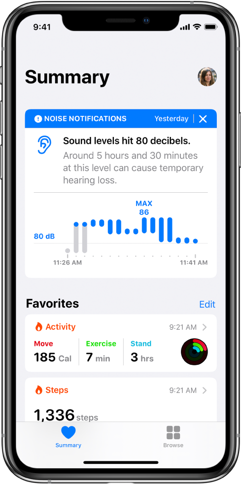 Një ekran Summary që tregon njoftimin për zhurmë në krye, me përmbledhje për dy të preferuarat poshtë: Activity dhe Steps.