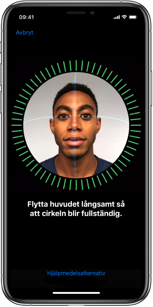 Inställningsskärmen för Face ID-igenkänning. Ett ansikte visas på skärmen inuti en cirkel. Texten nedanför ber dig att långsamt röra på huvudet för att fylla i cirkeln.