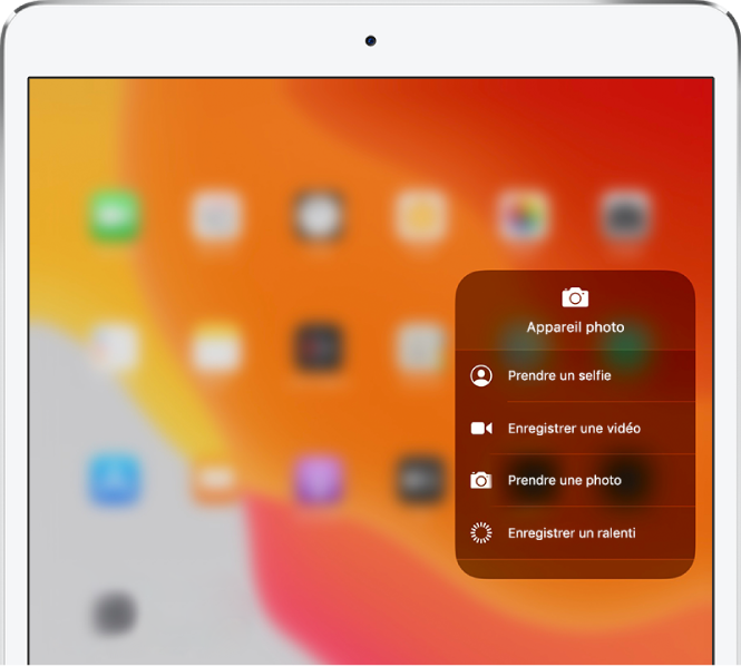 Un écran affichant les autres options liées à l’appareil photo disponibles dans le Centre de contrôle lorsque vous maintenez le doigt sur la commande de l’appareil photo. Les options sont « Prendre un selfie », « Enregistrer une vidéo », « Prendre une photo » et « Enregistrer un ralenti ».