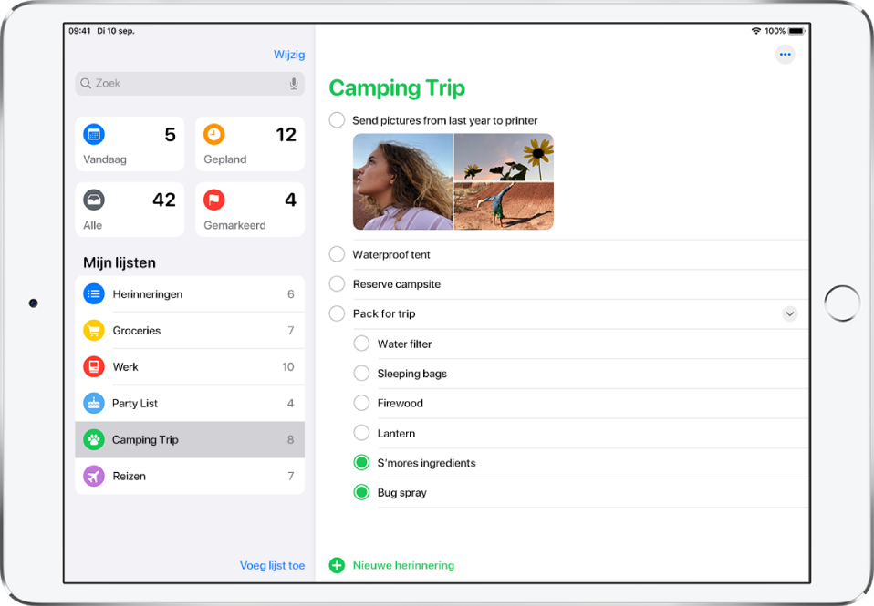 Een Herinneringen-scherm met herinneringenlijsten aan de linkerkant en een lijst genaamd "Kampeervakantie" aan de rechterkant. Tik op een herinnering om deze als voltooid te markeren.