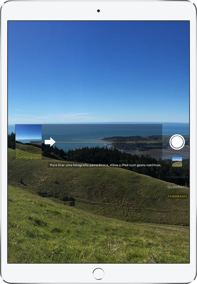 Câmara no modo de panorâmica. Uma seta, no centro à esquerda, aponta para a direita para indicar a direção da panorâmica.