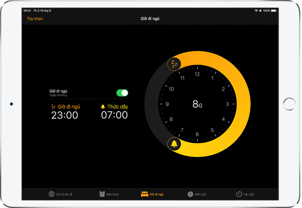 Màn hình Giờ đi ngủ, đang hiển thị giờ đi ngủ bắt đầu lúc 11 giờ tối và giờ thức dậy lúc 7 giờ sáng, cũng như nút Tùy chọn ở trên cùng bên trái.