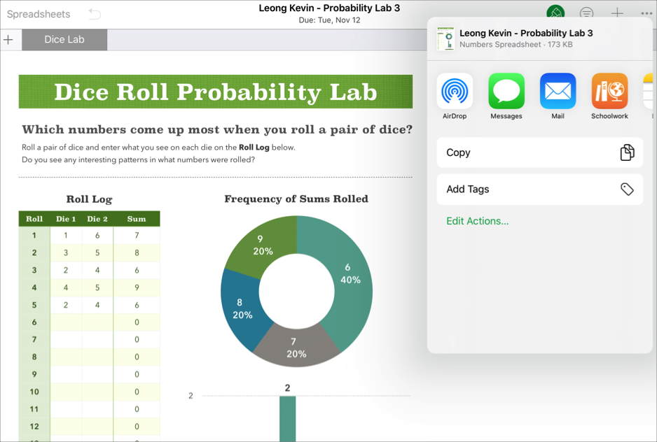Exemple de fichier collaboratif d’un élève (Leong Kevin - Probability Lab 3) affichant les options du bouton Partager de l’app iWork Numbers.