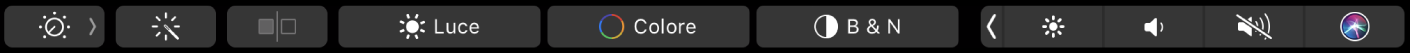 La Touch Bar con i pulsanti per modificare le foto: ritaglio, filtri, regolazione e ritocco e un ulteriore pulsante per accedere ad altre opzioni.