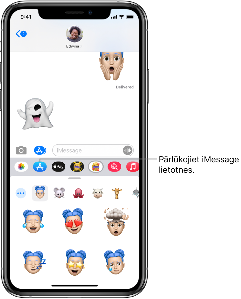 Lietotnes Messages sarakste, kurā ir atlasīta poga iMessage App Browser. Atvērtajā lietotnes atvilktnē ir redzamas smaidiņu uzlīmes.