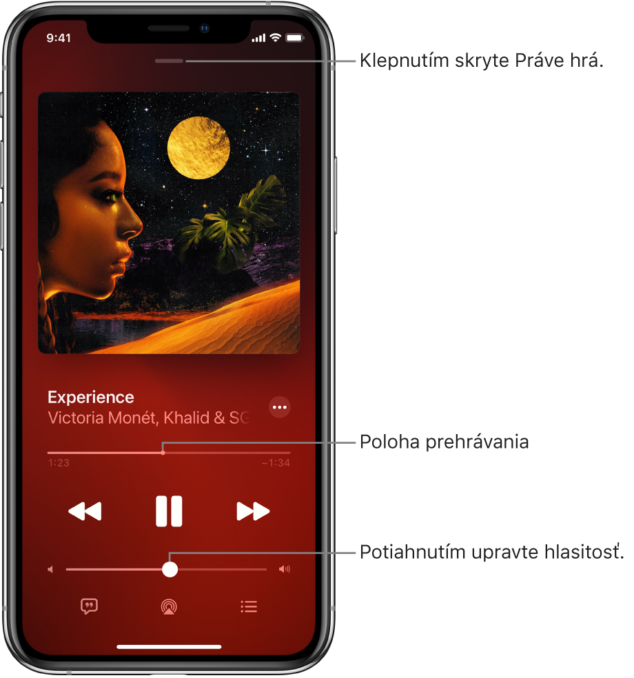 Obrazovka Práve hrá s obalom albumu. Nižšie sa nachádza názov skladby a interpreta, tlačidlo Viac, prehrávacia hlava, ovládacie prvky prehrávania, posuvník hlasitosti, tlačidlo Text skladby, tlačidlo Smerovanie audia a tlačidlo Poradie. V hornej časti je tlačidlo Skryť Práve hrá.
