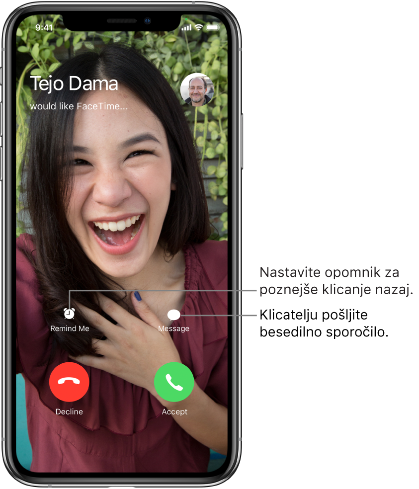 Zaslon dohodnega klica. V zgornji vrstici na dnu zaslona sta od leve proti desni gumba »Remind me« in »Messages«. V spodnji vrstici sta na levi gumb »Decline« in na desni gumb »Accept«.