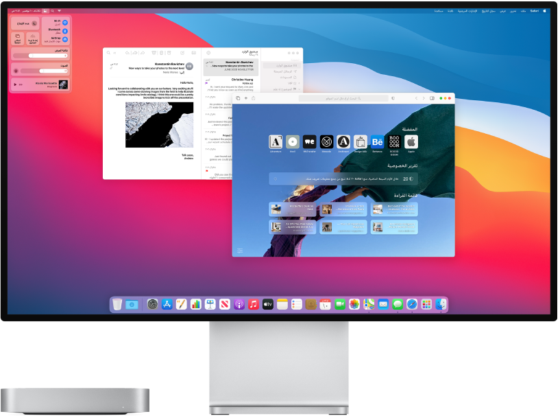 جهاز Mac mini بجوار شاشة عرض.