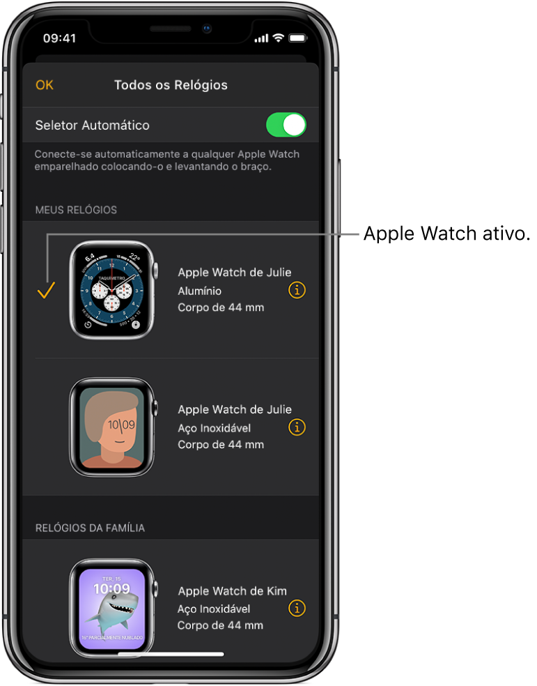 Na tela Todos os Relógios do app Apple Watch, uma marca de seleção mostra o Apple Watch ativo.