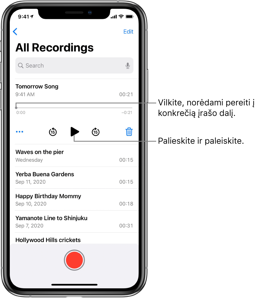 „Voice Memos“ sąrašo ekranas su viršuje rodomu pasirinktu įrašu. Įrašymo laiko juostoje yra grojimo žyma, kurią galite nutempti į konkrečią įrašo vietą. Abiejuose galuose nurodytas pradžios ir pabaigos laikas. Žemiau laiko juostos yra mygtukas „More“, kurį galite paliesti, norėdami redaguoti, dubliuoti arba bendrinti įrašą, peršokimo atgal 15 sek. mygtukas, atkūrimo mygtukas, peršokimo pirmyn 15 sek. mygtukas ir ištrynimo mygtukas. Žemiau šių valdiklių yra įrašų sąrašas, kuriuos galima atidaryti paliečiant.