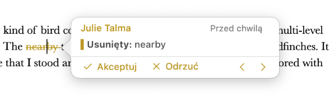 Usunięty tekst z otwartym komentarzem, przyciskami Akceptuj i Odrzuć oraz strzałkami nawigacji. Śledzona zmiana zawiera nazwę autora i datę.