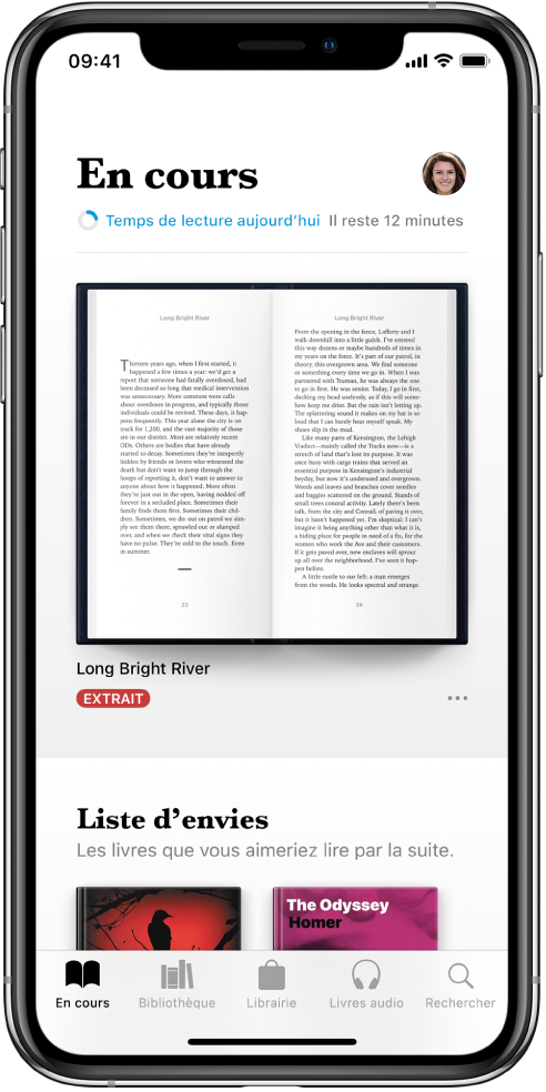 L’écran « En cours » dans l’app Livres. En bas de l’écran se trouvent, de gauche à droite, les onglets En cours, Bibliothèque, Librairie, Livres audio et Rechercher.
