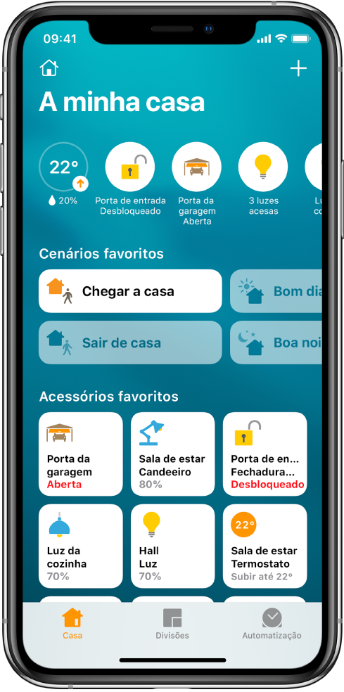 O separador Casa a mostrar cenários e acessórios que tenham sido marcados como favoritos. Os botões de estado dos acessórios também são apresentados. Os outros separadores no fundo do ecrã são Divisões e Automatização.