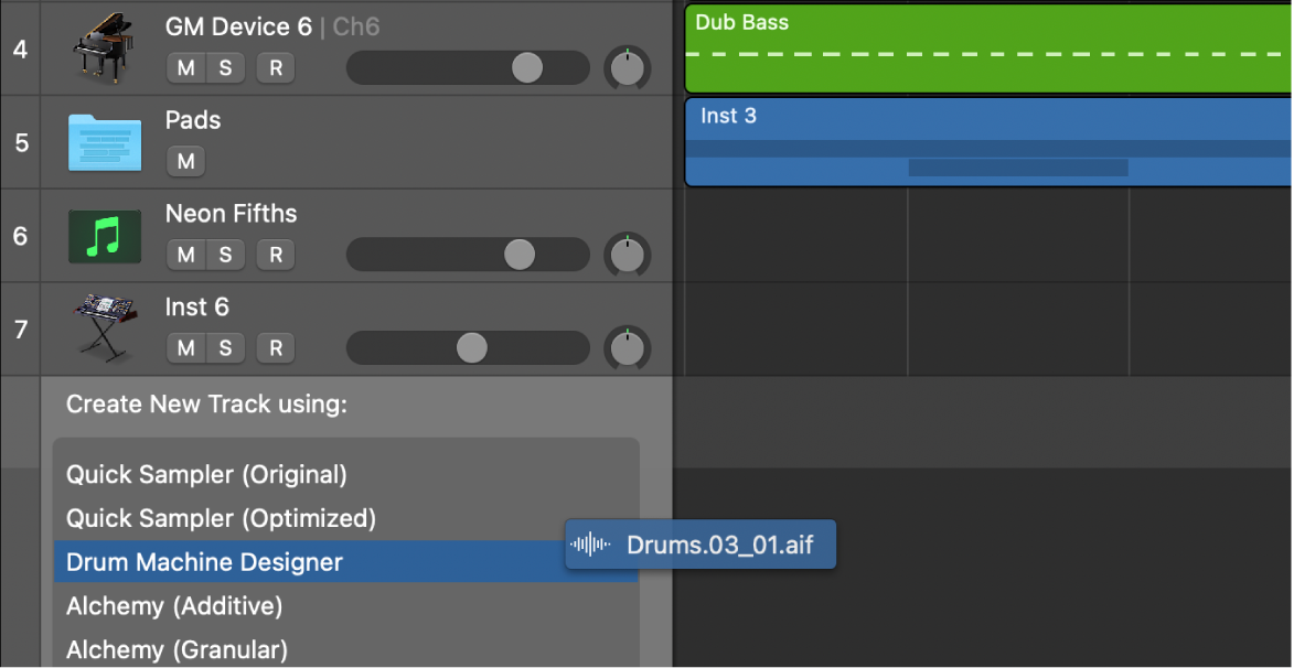 Glissement d’un fichier audio en dessous des en-têtes de pistes, affichant les différentes options proposées.
