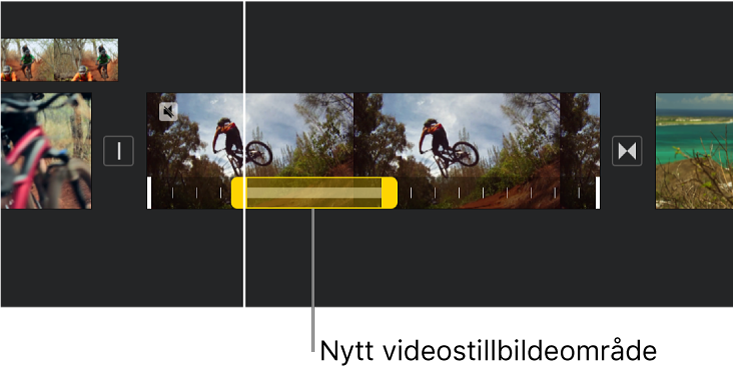 Et videostillbilde med gule områdehåndtak vises nederst i et videoklipp i tidslinjen, med et videostillbilde som starter ved spillehodeposisjonen.