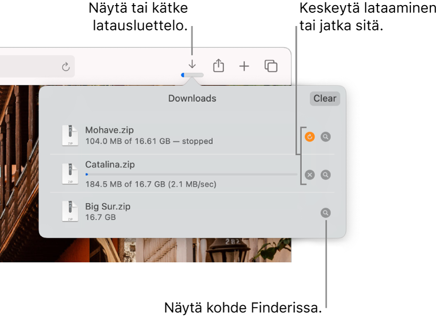 Työkalupalkin Lataukset-painike ja latausten luettelo sen alapuolella.