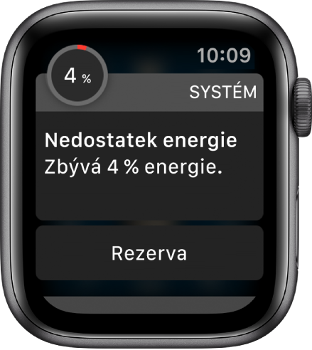 Upozornění na nedostatek energie s tlačítkem, jímž můžete zapnout režim rezervy