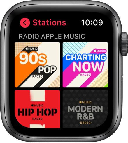 L’écran Radio affichant quatre stations de radio Apple Music.