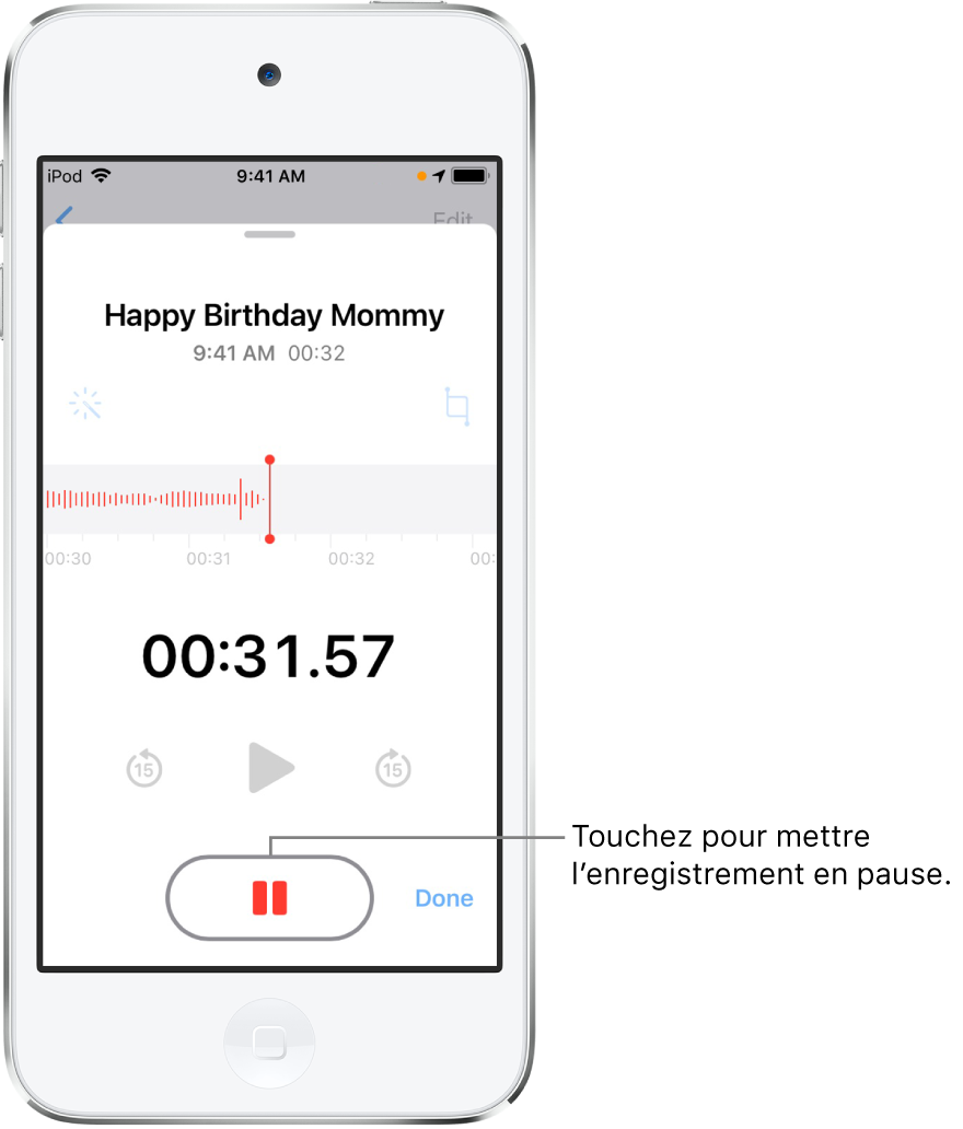 L’écran Dictaphone affichant un enregistrement en cours, avec un bouton Pause en surbrillance et des commandes grisées permettant de lire l’enregistrement, d’avancer et de reculer de 15 secondes. La majeure partie de l’écran affiche la forme d’onde de l’enregistrement en cours, ainsi que sa durée. Le voyant orange « Micro en cours d’utilisation » apparaît en haut à droite, dans la barre d’état.