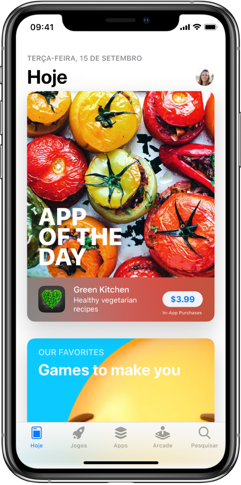 Ecrã de Hoje na App Store com um jogo em destaque. A fotografia do perfil do utilizador, na qual pode tocar para ver compras e gerir assinaturas, encontra‑se no canto superior direito. Na parte inferior, da esquerda para a direita, estão os separadores Hoje, Jogos, Apps, Arcade e Pesquisa.