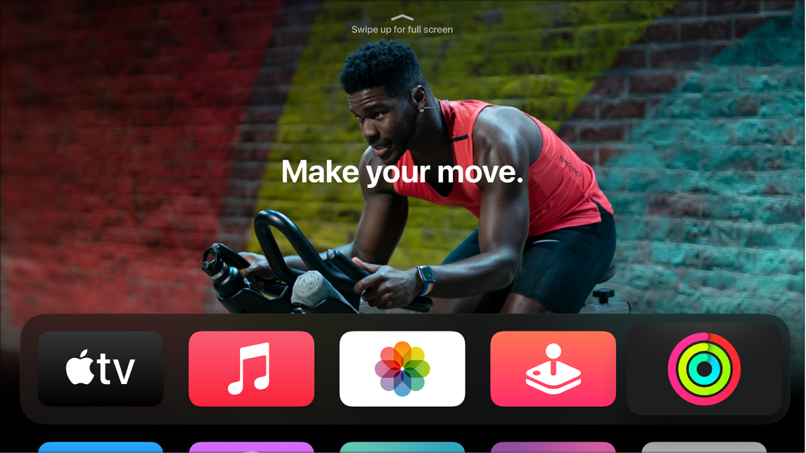 Zaslon Home, ki prikazuje aplikacijo Fitness v zgornji vrstici