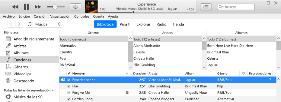 La ventana principal de iTunes: el navegador de columnas aparece a la derecha de la barra lateral y encima de la lista de canciones.