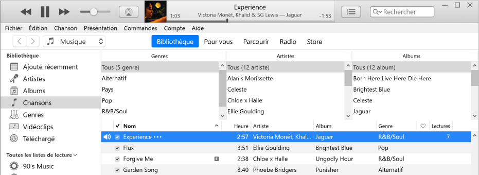 La fenêtre principale d’iTunes : Le navigateur par colonne apparaît à droite de la barre latérale et au-dessus de la liste des chansons.