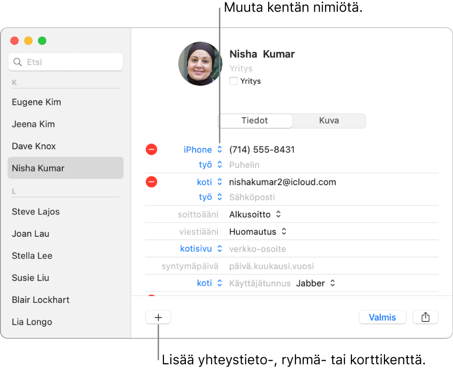 Yhteystietokortti, jossa näkyy muutettavissa oleva kenttänimiö ja kortin alaosassa oleva painike yhteystiedon, ryhmän tai korttikentän lisäämiseen.