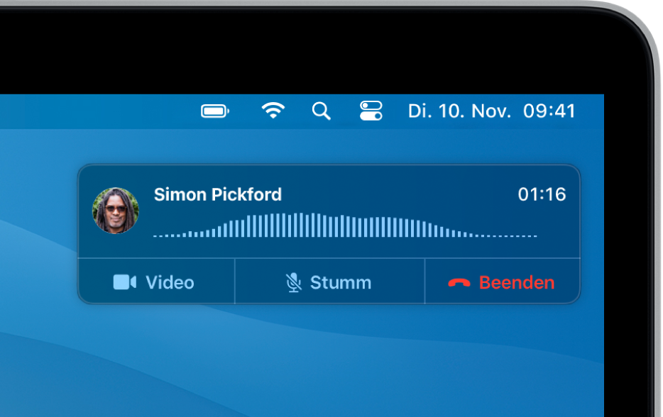 Eine Mitteilung erscheint oben rechts auf dem Mac-Bildschirm und zeigt, dass ein Telefongespräch stattfindet.
