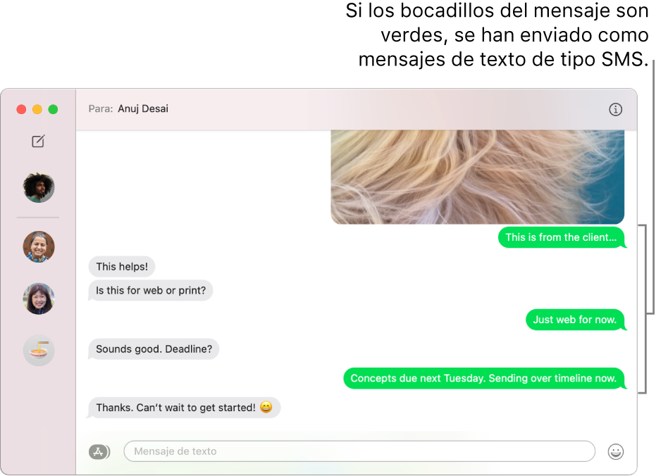 La ventana de Mensajes con una lista de conversaciones en la barra lateral de la izquierda y una conversación a la derecha. Las burbujas de mensaje son de color verde, lo que indica que se enviaron como mensajes SMS.