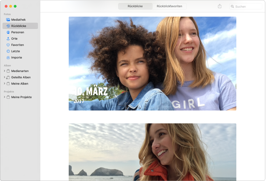 Das Fenster „Fotos“ mit der in der Seitenleiste ausgewählten Option „Rückblicke“ und mehreren im Fenster angezeigten Rückblicken.
