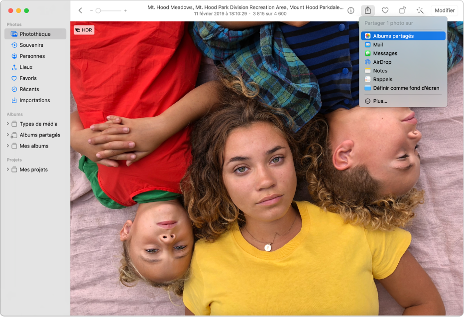 La fenêtre Photos affichant une photo et le menu Partager avec la commande Albums partagés sélectionnée.