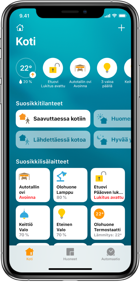 Koti-välilehti, jossa on suosikiksi merkittyjä tilanteita ja lisälaitteita. Lisälaitteen tila -painikkeet ovat myös näkyvissä. Muut alareunassa olevat välilehdet ovat Huoneet ja Automaatio.
