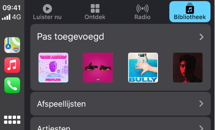 Het CarPlay-scherm met een groep onlangs toegevoegde nummers.