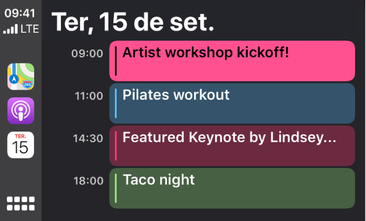 Uma tela de calendário no CarPlay mostrando quatro eventos para terça-feira, 15 de setembro.