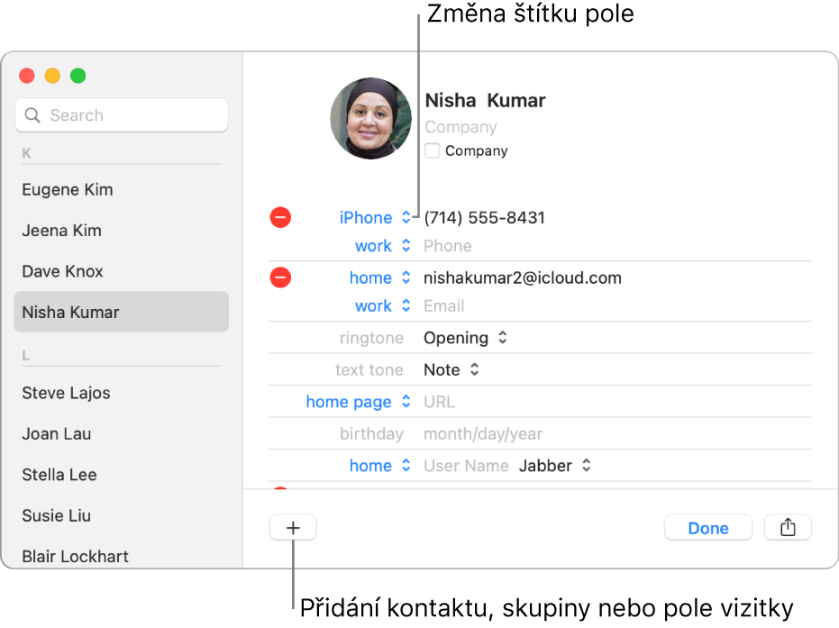 Vizitka kontaktu, na níž je zobrazen popisek pole, který lze změnit, a na dolním okraji vizitky tlačítko pro přidání kontaktu, skupiny nebo pole vizitky