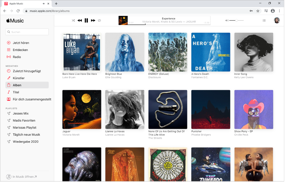 Das Fenster der Apple-App „Musik“ mit einer Mediathek mit mehreren Alben.