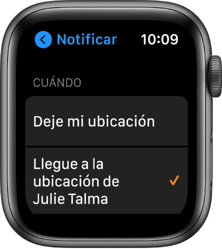La pantalla Notificar de la app Encontrar Personas. La opción “Cuando llegue a la ubicación de Julia” está seleccionada.