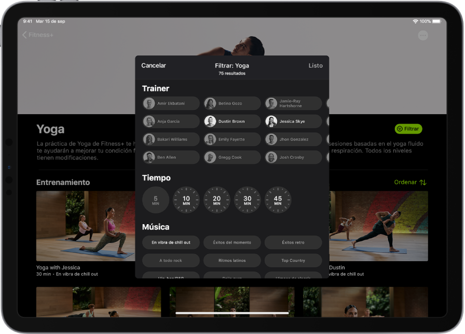 Un iPad mostrando filtros para entrenamientos de yoga en Fitness+.