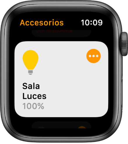 La app Casa mostrando un accesorio iluminación. Toca el ícono en la esquina superior derecha del accesorio para ajustar su configuración.