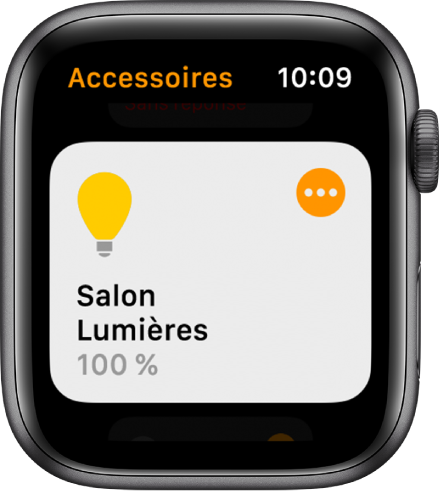 App Maison montrant un accessoire d’éclairage. Touchez l’icône dans le coin supérieur droit de l’accessoire pour ajuster ses réglages.