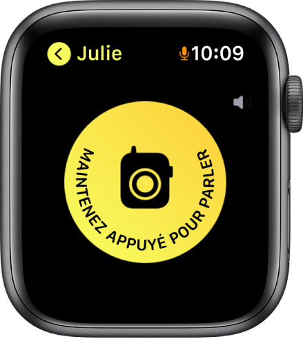 L’écran Talkie-walkie affichant un grand bouton Parler au centre. Le bouton Parler indique « Maintenez appuyé pour parler ».