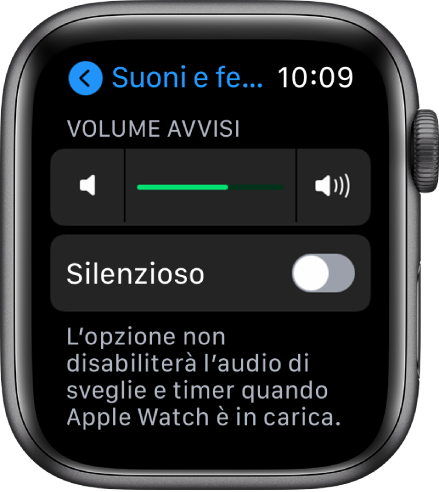 Le impostazioni “Suoni e feedback aptico” su Apple Watch, con il cursore “Volume avvisi” in alto e il pulsante Silenzioso sotto.