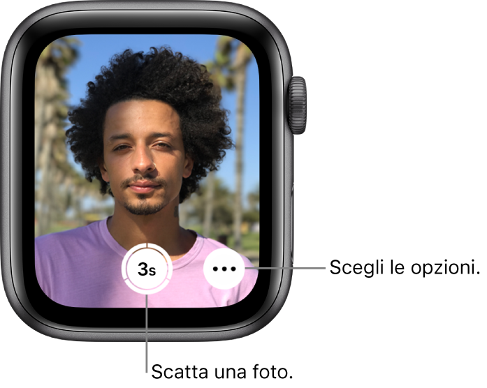 Se utilizzato come controllo remoto della fotocamera, lo schermo di Apple Watch mostra l’immagine visualizzata nella fotocamera di iPhone. Il pulsante “Scatta foto” si trova in basso al centro, con a destra il pulsante “Più opzioni”. Se hai scattato una foto, il pulsante “Visualizzatore foto” si trova nella parte inferiore sinistra della schermata.